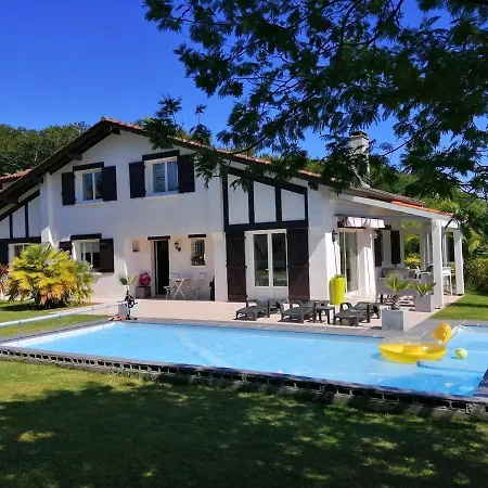 Avec Piscine Anglet Proche *